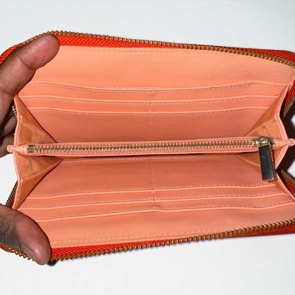 Tory Burch Wallet Robinson Zip Continental Leather Zip Blood Orange GUC - Picture 7 of 8